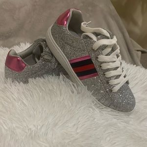 ***NEW never worn****For your glitter princess